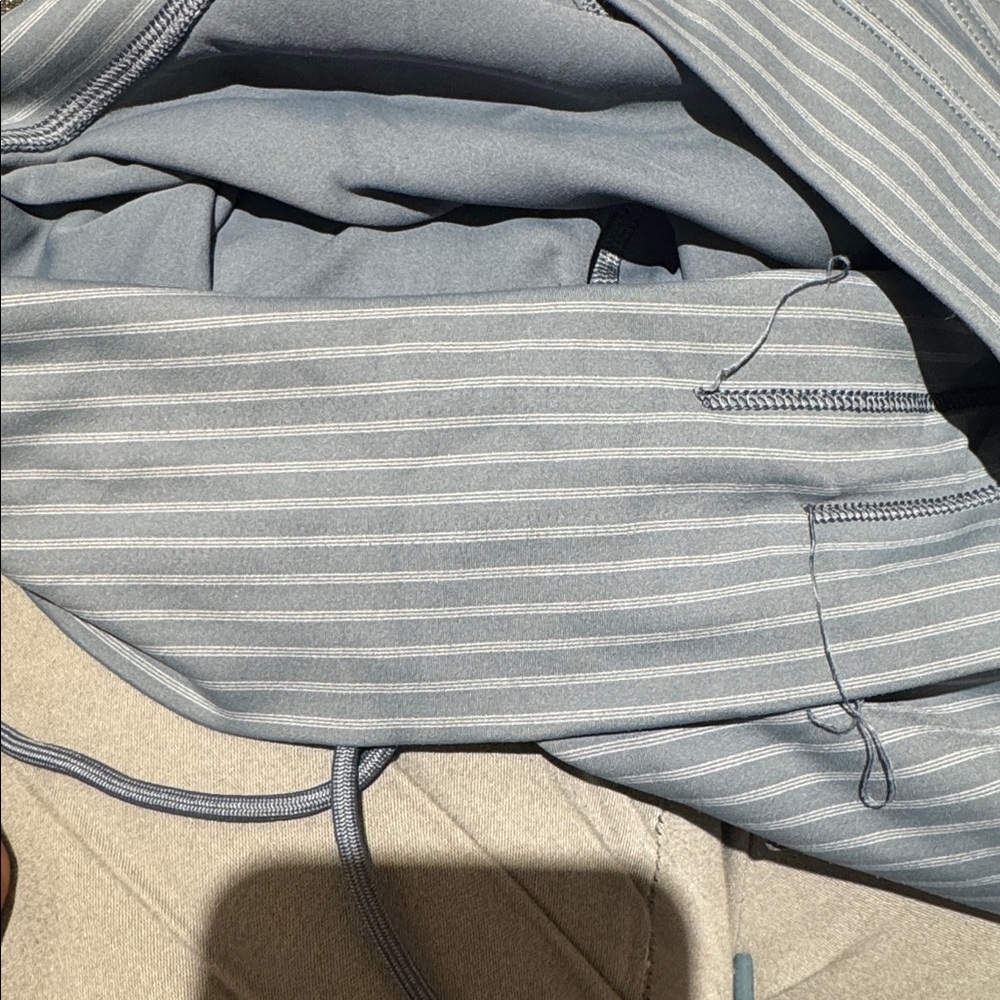 Vuori Blue Striped Leggings - Picture 3 of 3